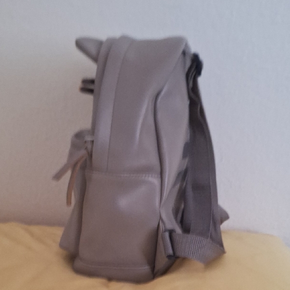 Pusheen Gray Mini Backpack - Picture 4 of 8